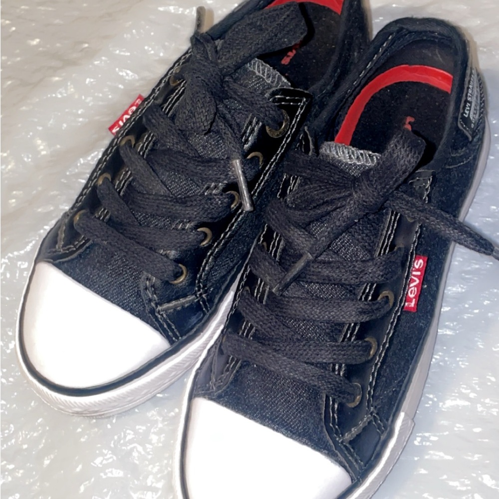 Levi's Black and White Canvas Men's Sneakers
